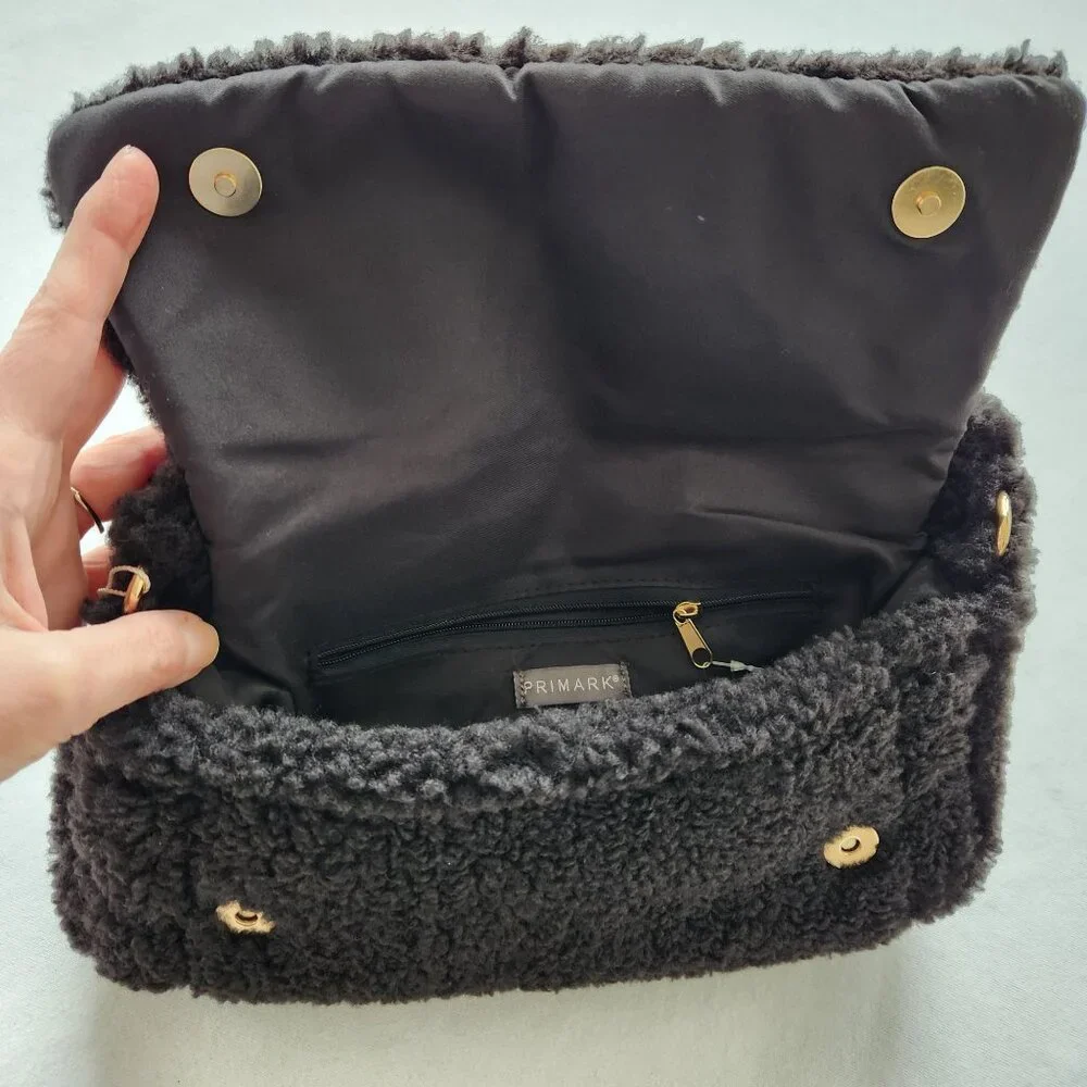 NWT Primark Black Faux Shearling Shoulder Hand Bag Soft Cozy TIk Tok Winter Cute - Picture 4 of 10